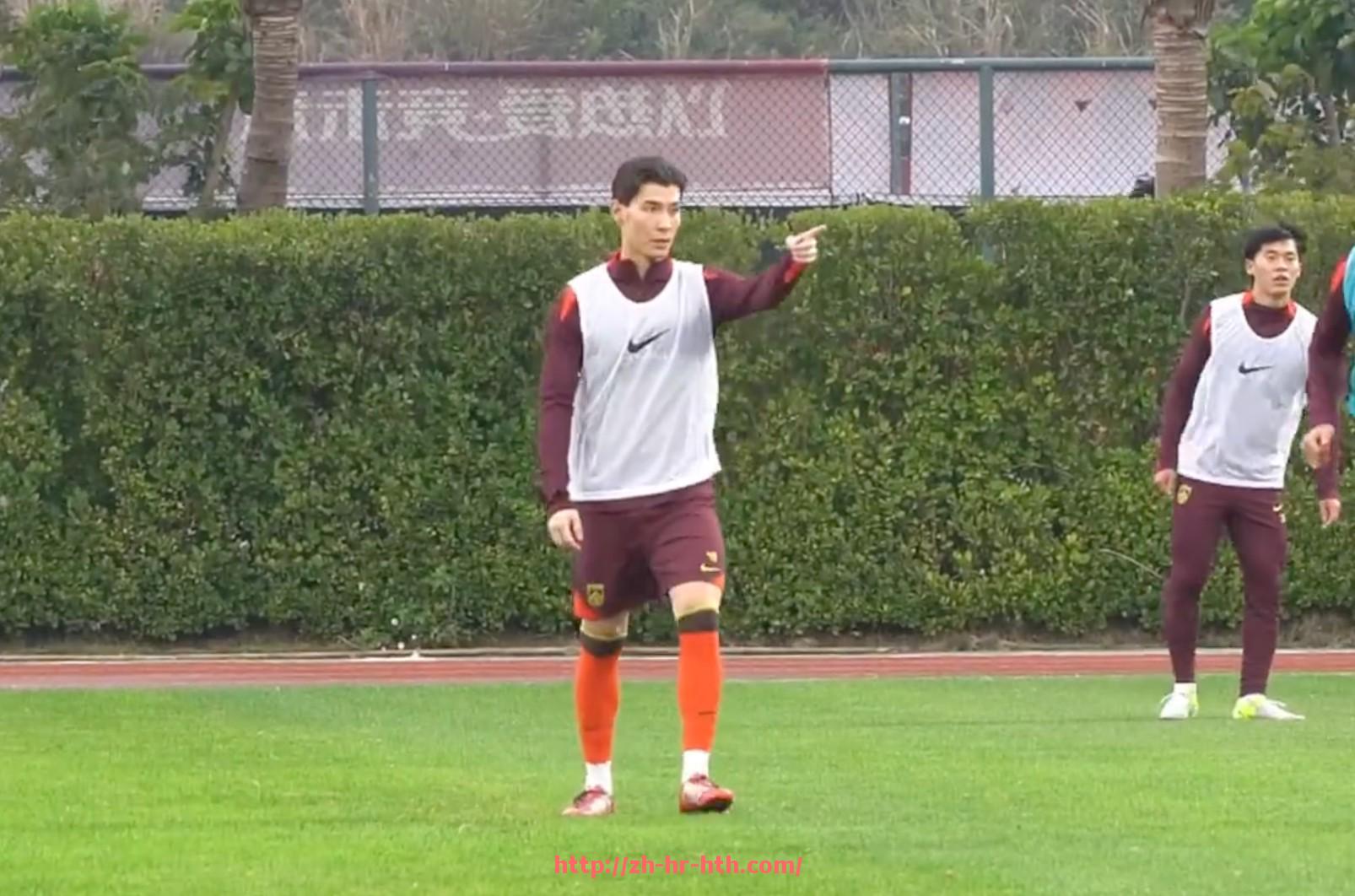 华体会hth登录入口-NBA2K游戏中的欧洲步技巧解析